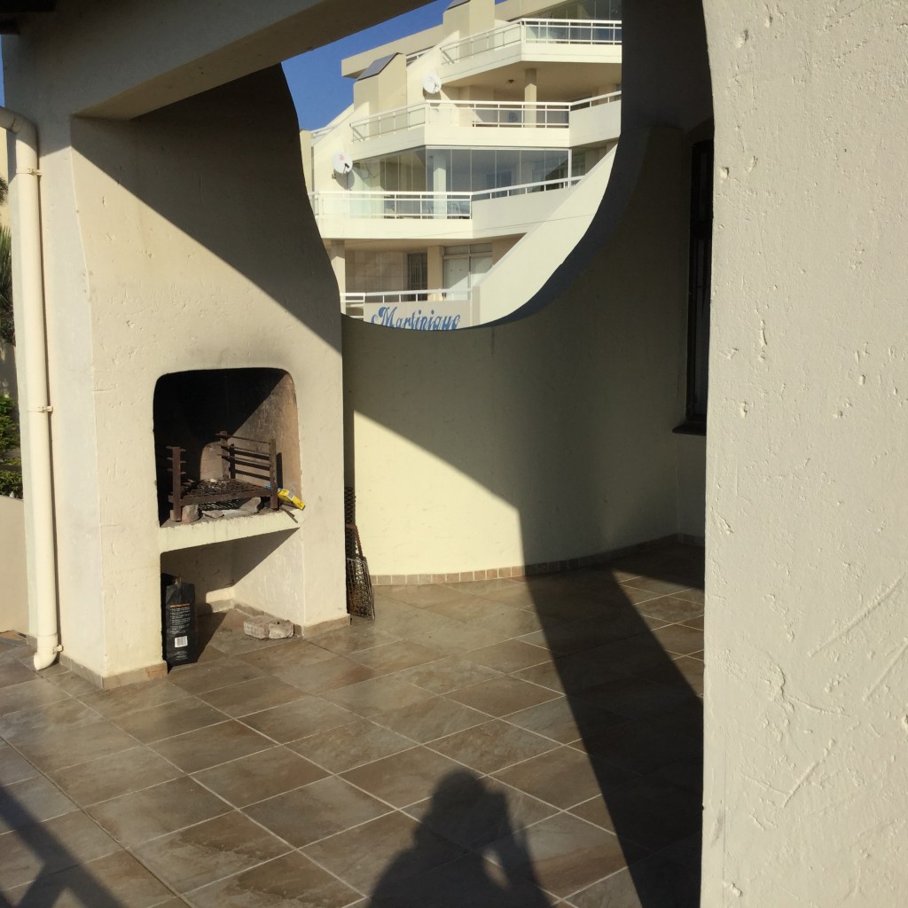 Mardiek Holiday Home Braai area on terrace overlooking the ocean