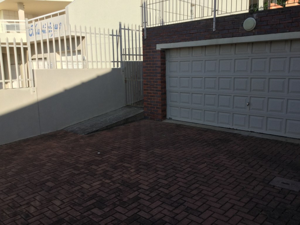 Mardiek Beach House double garage