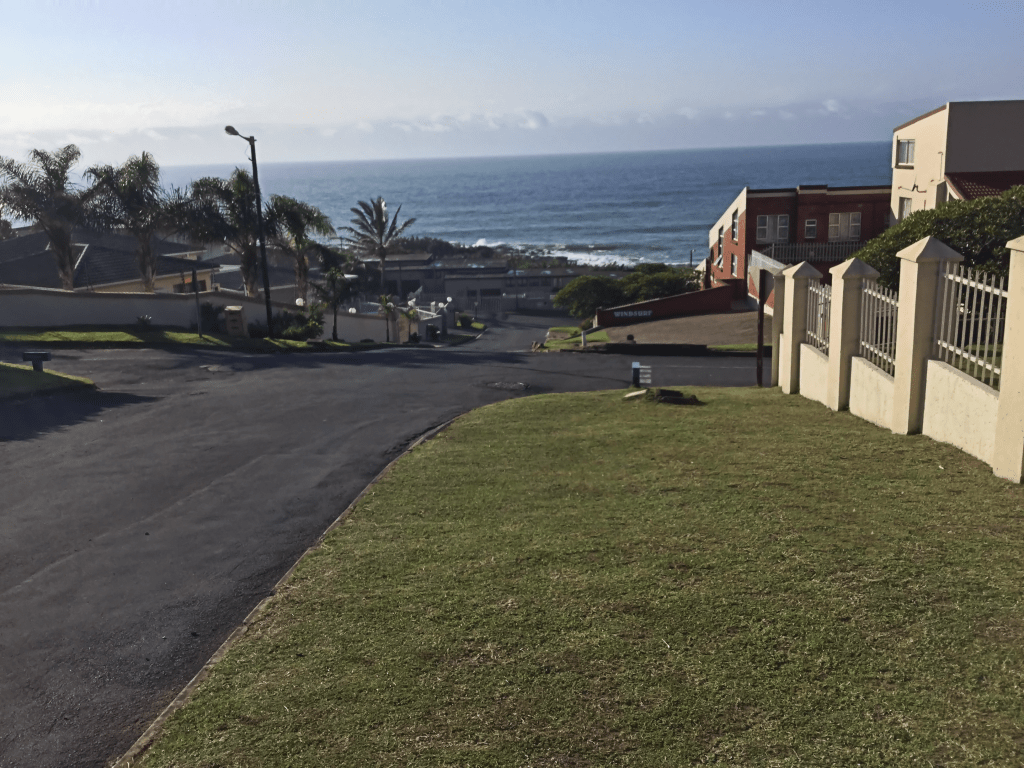 Mardiek Beach House street going to local beach